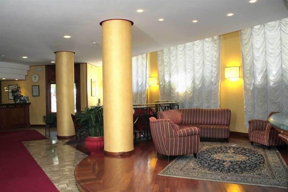Hotel De Paris Терни Екстериор снимка