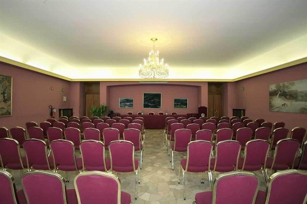Hotel De Paris Терни Екстериор снимка